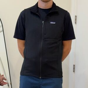 Patagonia R1 Midnight Black Vest